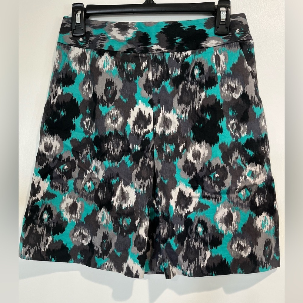 Express Design Studio A- Line Unlined Front Pleat Back Zip Skirt Pockets